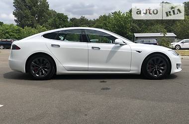 Седан Tesla Model S 2020 в Киеве