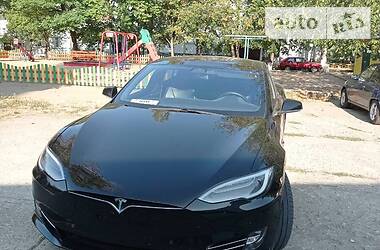 Седан Tesla Model S 2016 в Южноукраинске
