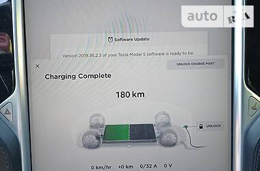 Седан Tesla Model S 2016 в Южноукраинске