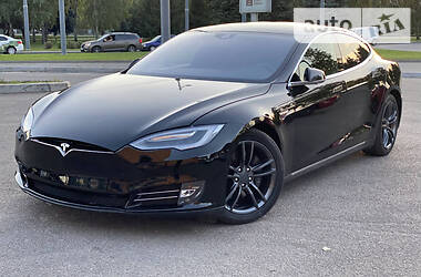 Лифтбек Tesla Model S 2016 в Днепре