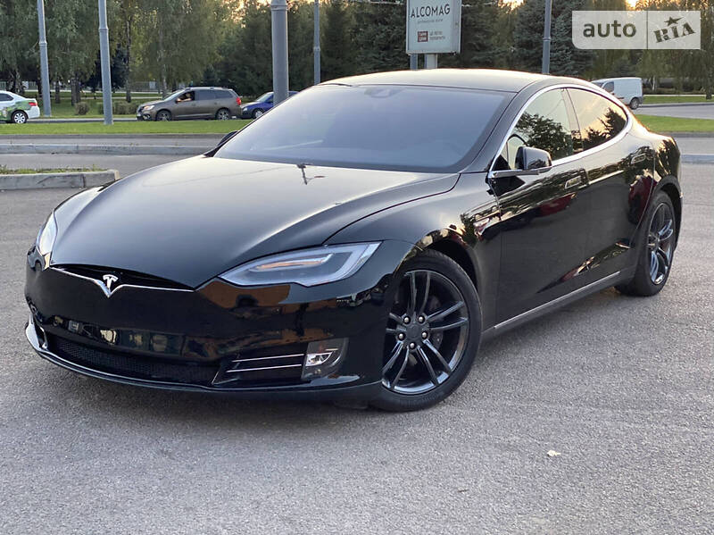 Лифтбек Tesla Model S 2016 в Днепре