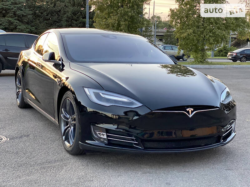 Лифтбек Tesla Model S 2016 в Днепре