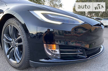 Лифтбек Tesla Model S 2016 в Днепре