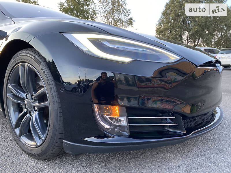 Лифтбек Tesla Model S 2016 в Днепре