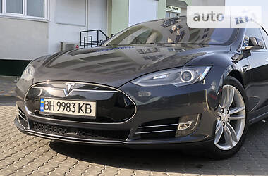 Седан Tesla Model S 2016 в Одессе