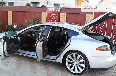 Хэтчбек Tesla Model S 2013 в Одессе