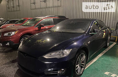 Седан Tesla Model S 2014 в Киеве