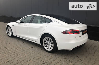 Лифтбек Tesla Model S 2017 в 