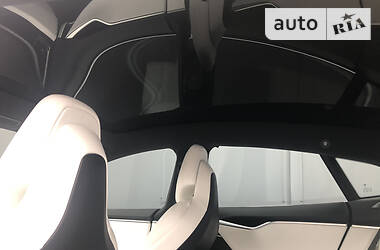 Лифтбек Tesla Model S 2017 в 