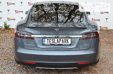 Лифтбек Tesla Model S 2013 в Киеве