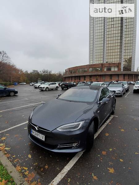 Хэтчбек Tesla Model S 2018 в Одессе