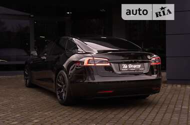 Лифтбек Tesla Model S 2016 в Львове