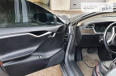Лифтбек Tesla Model S 2013 в 