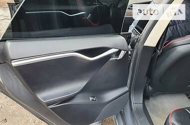 Лифтбек Tesla Model S 2013 в 