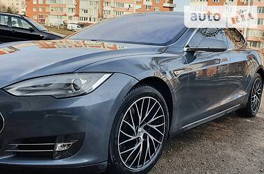 Лифтбек Tesla Model S 2013 в 