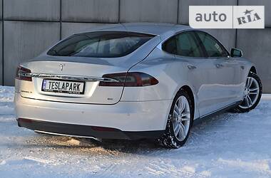 Лифтбек Tesla Model S 2013 в Киеве