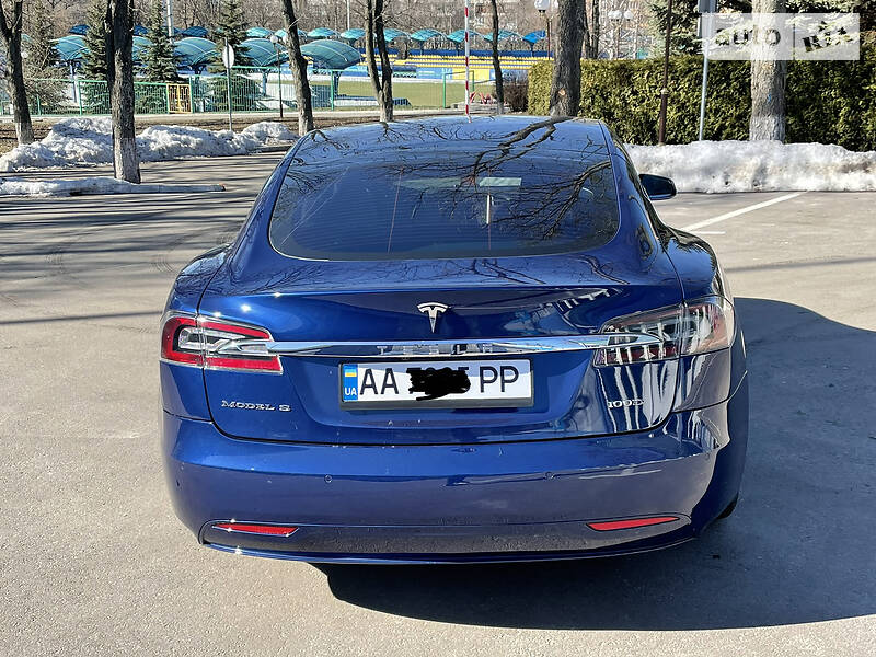 Хетчбек Tesla Model S 2017 в Києві