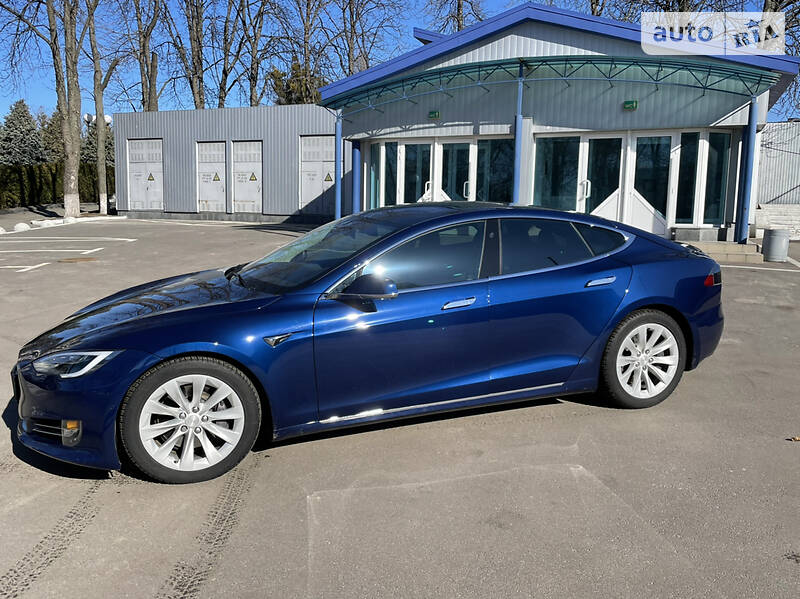 Хетчбек Tesla Model S 2017 в Києві