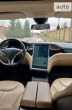 Ліфтбек Tesla Model S 2015 в Запоріжжі