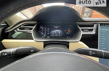 Лифтбек Tesla Model S 2014 в Киеве