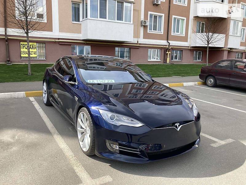 Лифтбек Tesla Model S 2014 в Киеве