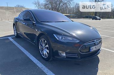 Седан Tesla Model S 2013 в Києві