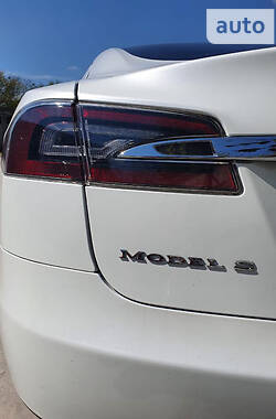 Лифтбек Tesla Model S 2013 в Киеве