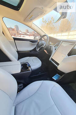 Лифтбек Tesla Model S 2013 в Киеве