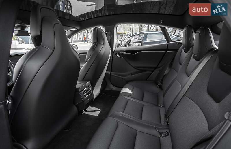 Лифтбек Tesla Model S 2018 в Харькове