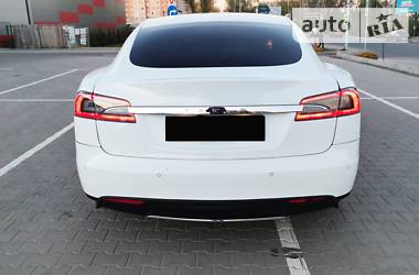 Лифтбек Tesla Model S 2014 в Киеве