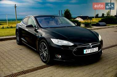 Хэтчбек Tesla Model S 2015 в Коломые