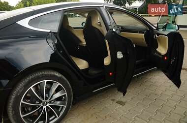 Хэтчбек Tesla Model S 2015 в Коломые