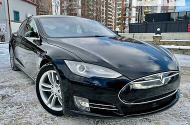 Хетчбек Tesla Model S 2015 в Тернополі