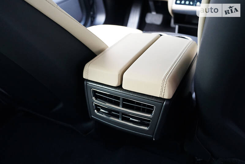 Седан Tesla Model S 2013 в Киеве