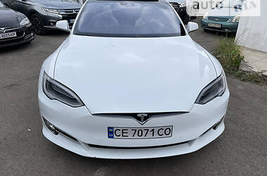 Ліфтбек Tesla Model S 2016 в Києві