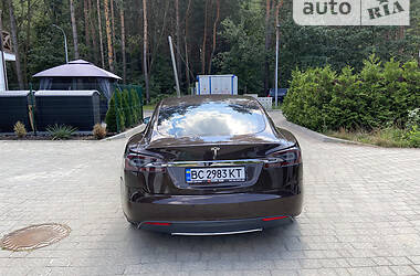 Ліфтбек Tesla Model S 2013 в Львові