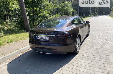 Ліфтбек Tesla Model S 2013 в Львові