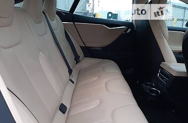Лифтбек Tesla Model S 2016 в 