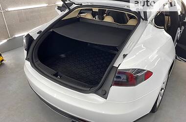 Хэтчбек Tesla Model S 2014 в Одессе