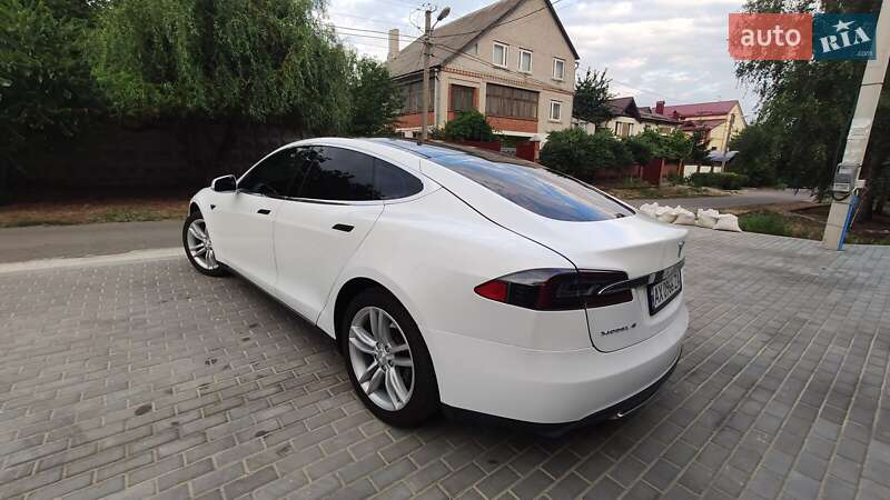 Ліфтбек Tesla Model S 2014 в Харкові фото 2 Ліфтбек Tesla Model S 2014 в Харкові