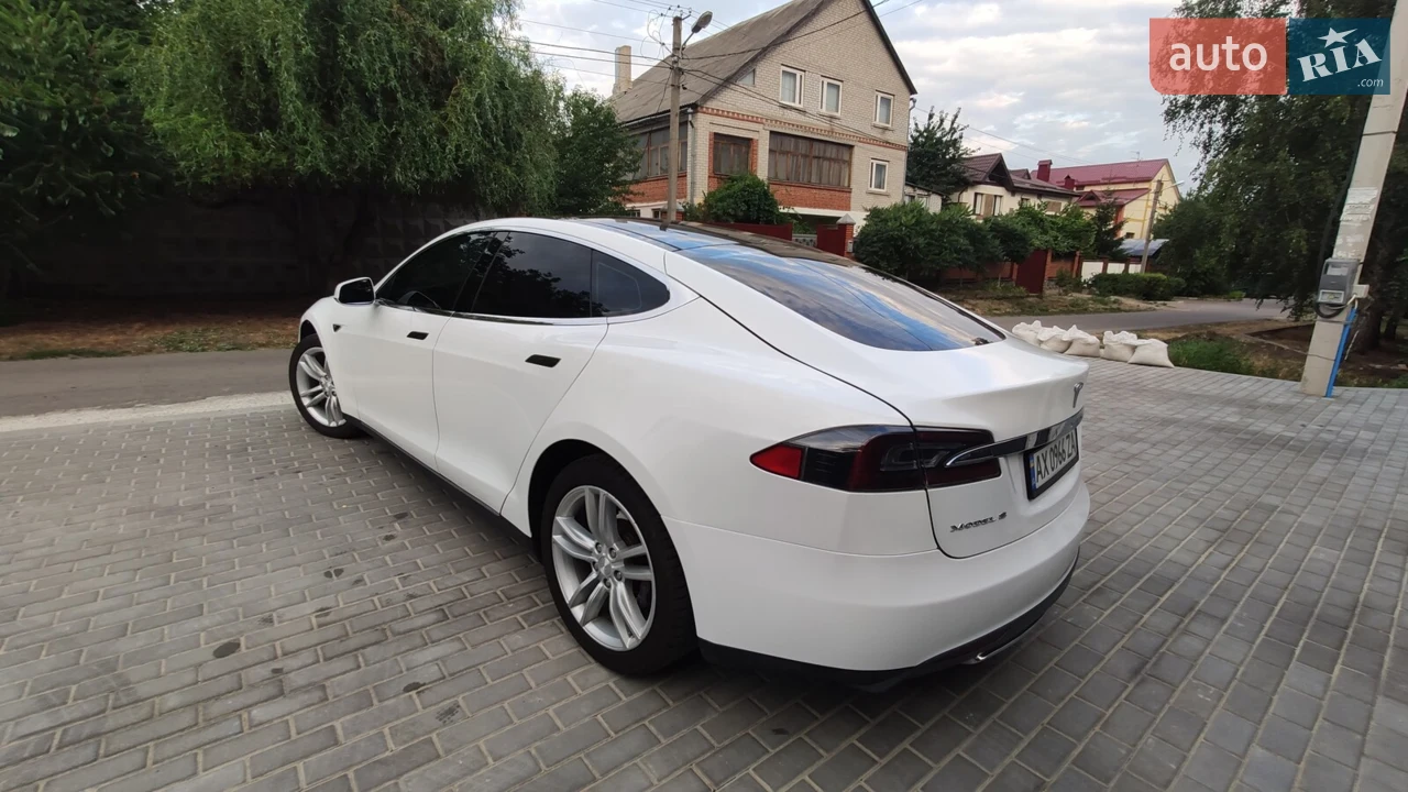 2014 Tesla Model S - мініатюра 2