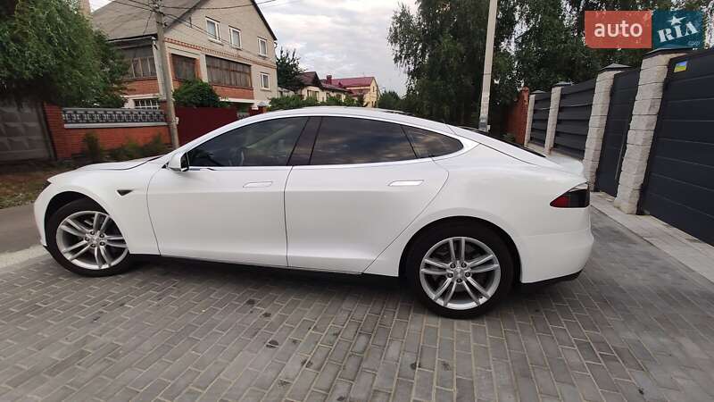 Лифтбек Tesla Model S 2014 в Харькове фото 3 Лифтбек Tesla Model S 2014 в Харькове