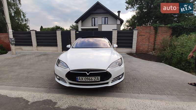 Лифтбек Tesla Model S 2014 в Харькове фото 7 Лифтбек Tesla Model S 2014 в Харькове