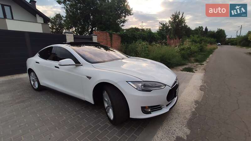 Лифтбек Tesla Model S 2014 в Харькове фото 9 Лифтбек Tesla Model S 2014 в Харькове