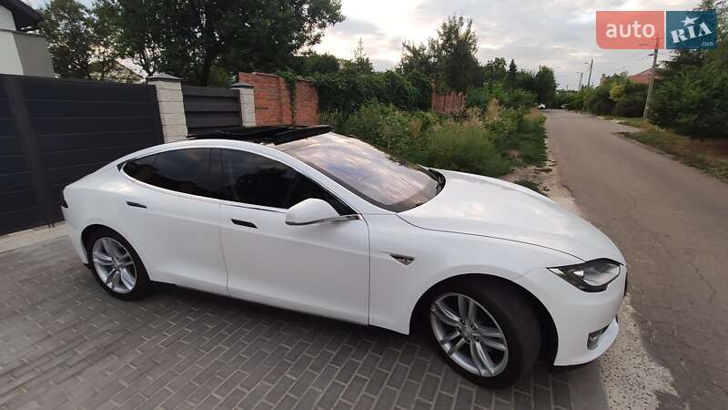 Лифтбек Tesla Model S 2014 в Харькове фото 13 Лифтбек Tesla Model S 2014 в Харькове
