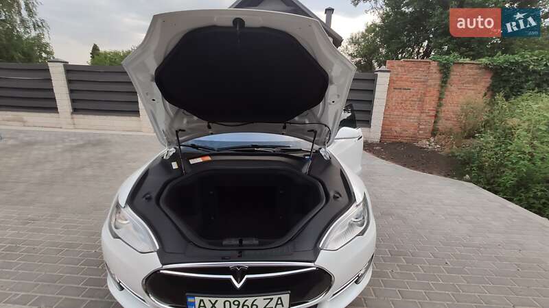 Лифтбек Tesla Model S 2014 в Харькове фото 17 Лифтбек Tesla Model S 2014 в Харькове