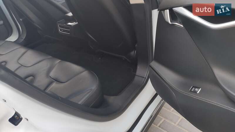 Лифтбек Tesla Model S 2014 в Харькове фото 19 Лифтбек Tesla Model S 2014 в Харькове