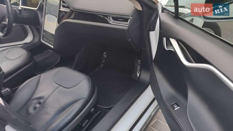 Лифтбек Tesla Model S 2014 в Харькове фото 20 Лифтбек Tesla Model S 2014 в Харькове