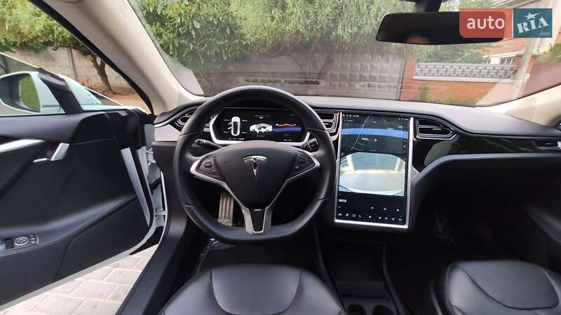 Ліфтбек Tesla Model S 2014 в Харкові фото 24 Ліфтбек Tesla Model S 2014 в Харкові