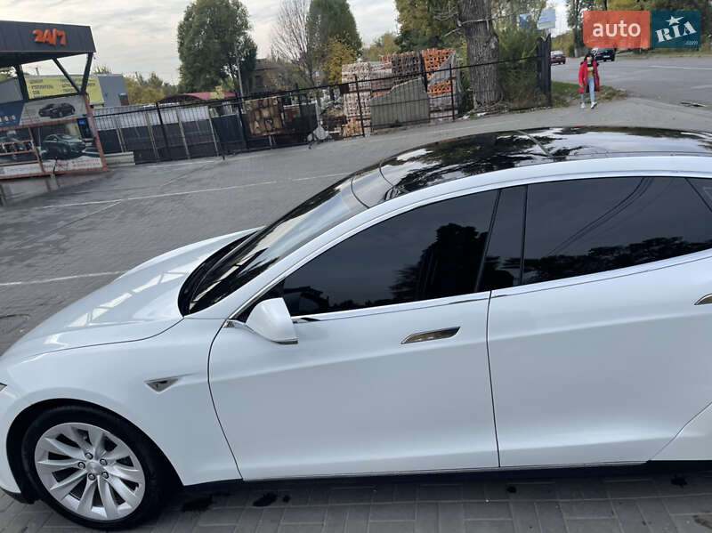 Лифтбек Tesla Model S 2013 в Днепре